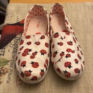TOMS Women’s 💕🐞 Limited edition ladybugs